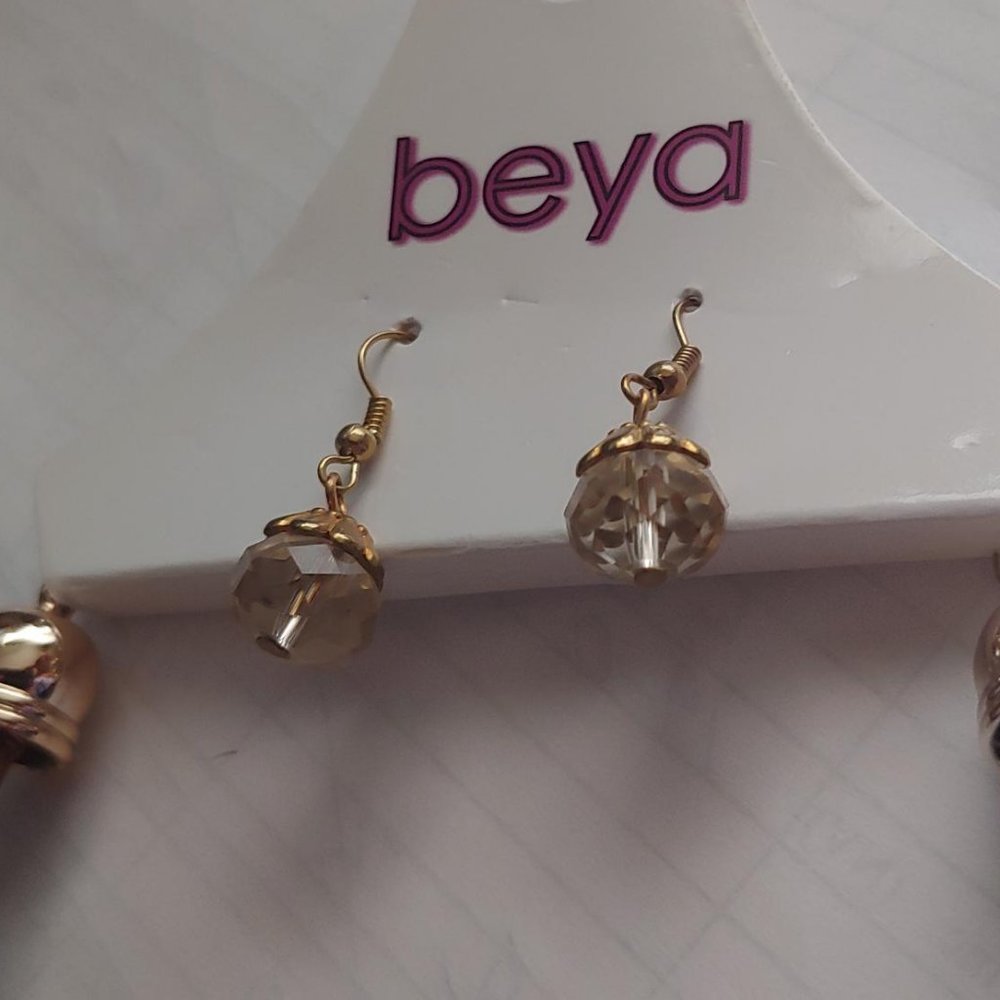 Jewelry - Picture 4 of 6